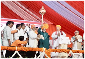 Inaugurates 7 National Highway projects with an investment of 6500 crores in Ballia, Uttar Pradesh
