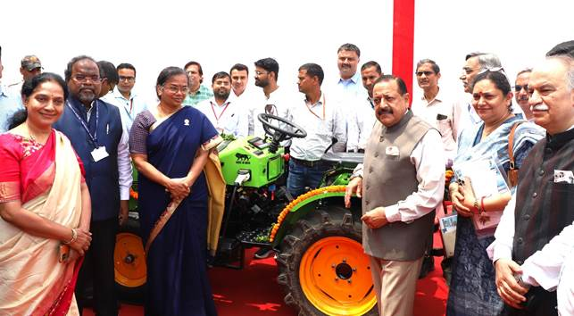 CSIR Prima ET11 is the first indigenous e-Tractor developed by the CMERI, Durgapur