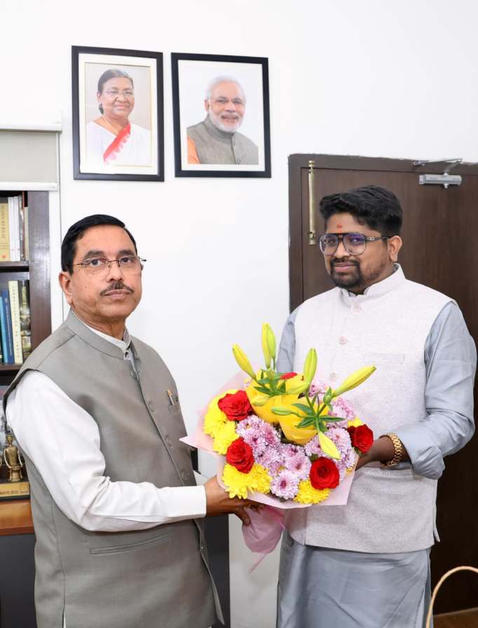 ​Dr. Bhargav Mallappa Congratulates Shri Prahlad Joshi on His Appointment as Union Minister of Education
